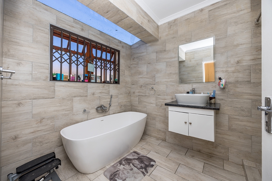 3 Bedroom Property for Sale in Parklands Western Cape